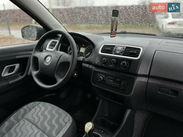 Сірий Шкода Фабія, об'ємом двигуна 1.39 л та пробігом 217 тис. км за 5700 $, фото 44 на Automoto.ua