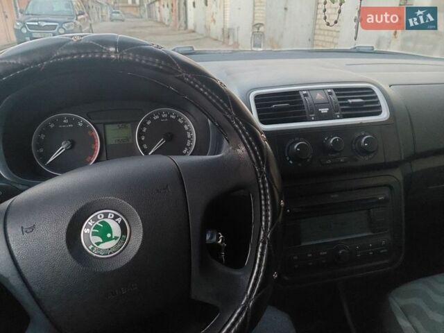 Серый Шкода Фабия, объемом двигателя 1.2 л и пробегом 175 тыс. км за 3500 $, фото 9 на Automoto.ua