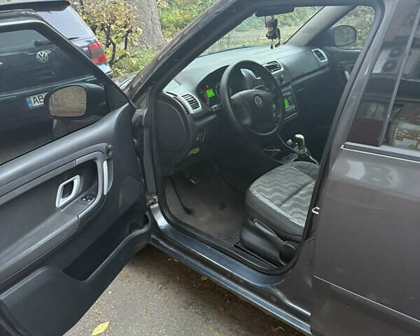 Серый Шкода Фабия, объемом двигателя 1.42 л и пробегом 340 тыс. км за 4299 $, фото 11 на Automoto.ua