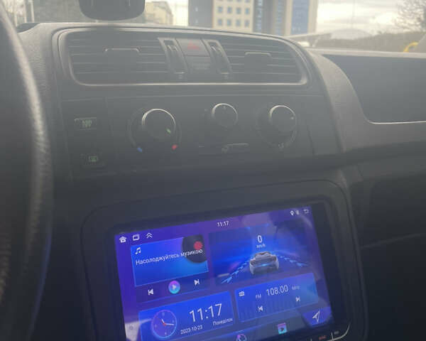 Сірий Шкода Фабія, об'ємом двигуна 1.2 л та пробігом 127 тис. км за 4800 $, фото 7 на Automoto.ua