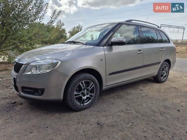 Сірий Шкода Фабія, об'ємом двигуна 1.4 л та пробігом 270 тис. км за 5000 $, фото 7 на Automoto.ua