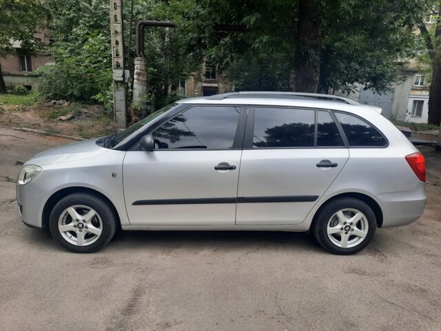 Серый Шкода Фабия, объемом двигателя 0 л и пробегом 157 тыс. км за 5800 $, фото 7 на Automoto.ua