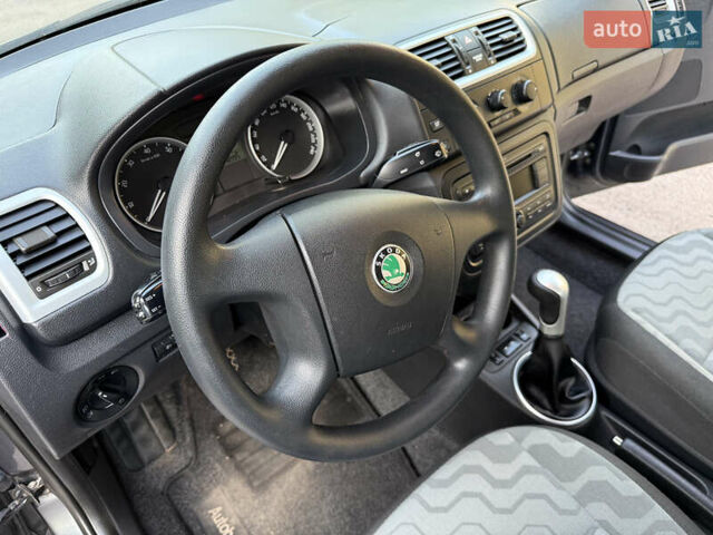 Сірий Шкода Фабія, об'ємом двигуна 1.6 л та пробігом 218 тис. км за 6100 $, фото 26 на Automoto.ua