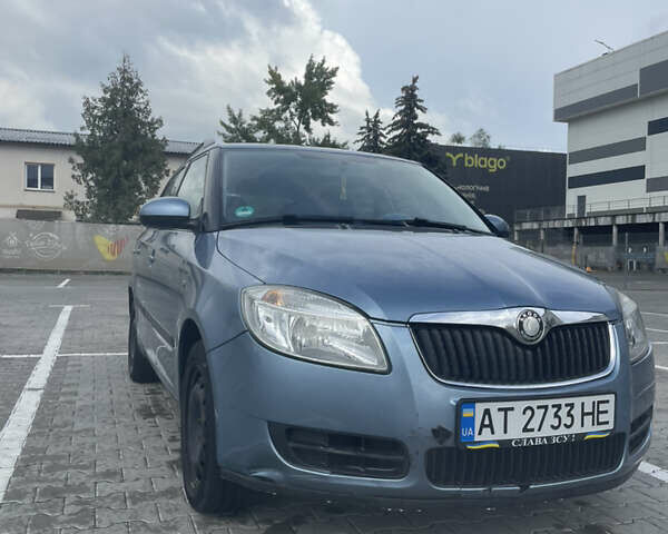 Серый Шкода Фабия, объемом двигателя 1.2 л и пробегом 208 тыс. км за 3300 $, фото 2 на Automoto.ua