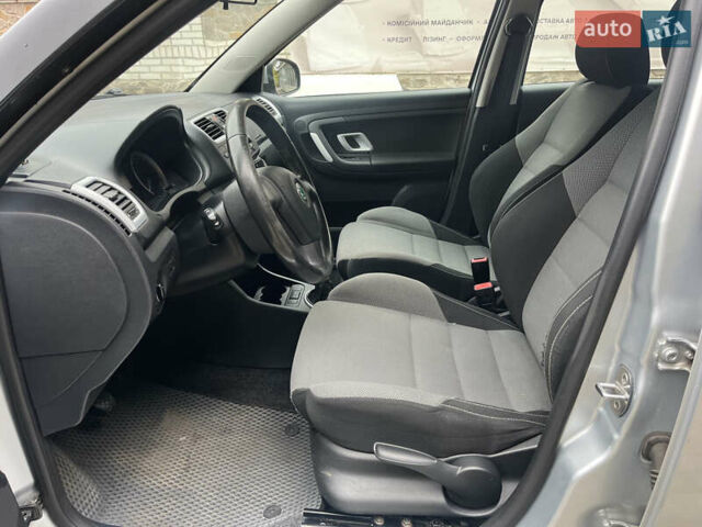 Сірий Шкода Фабія, об'ємом двигуна 1.6 л та пробігом 211 тис. км за 5500 $, фото 11 на Automoto.ua