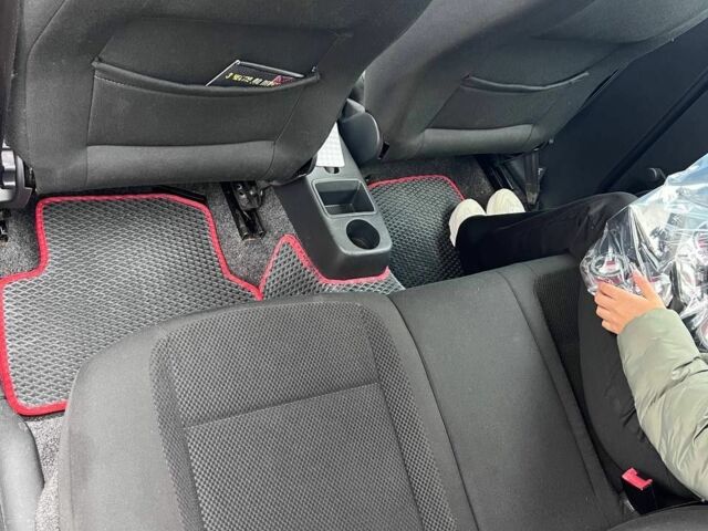 Сірий Шкода Фабія, об'ємом двигуна 1.4 л та пробігом 221 тис. км за 5000 $, фото 4 на Automoto.ua