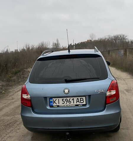 Серый Шкода Фабия, объемом двигателя 1.4 л и пробегом 395 тыс. км за 4200 $, фото 3 на Automoto.ua