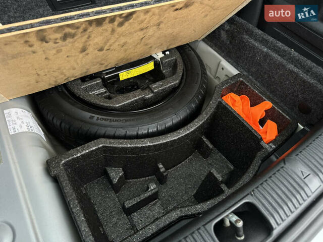 Серый Шкода Фабия, объемом двигателя 1.39 л и пробегом 224 тыс. км за 5800 $, фото 39 на Automoto.ua