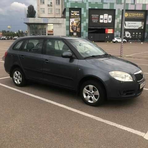 Серый Шкода Фабия, объемом двигателя 1.4 л и пробегом 255 тыс. км за 5850 $, фото 3 на Automoto.ua