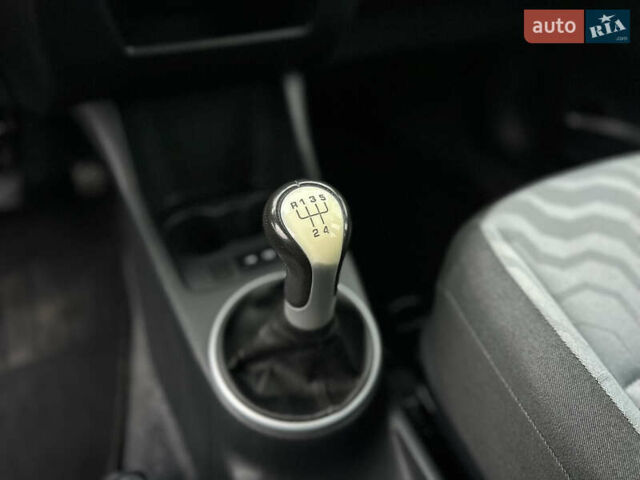 Сірий Шкода Фабія, об'ємом двигуна 1.39 л та пробігом 217 тис. км за 5700 $, фото 28 на Automoto.ua