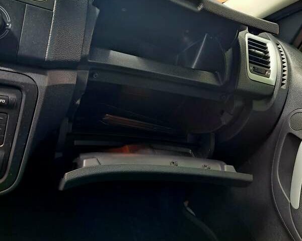 Сірий Шкода Фабія, об'ємом двигуна 1.4 л та пробігом 227 тис. км за 4999 $, фото 2 на Automoto.ua