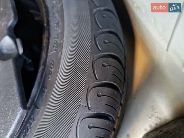 Серый Шкода Фабия, объемом двигателя 1.4 л и пробегом 147 тыс. км за 5600 $, фото 48 на Automoto.ua