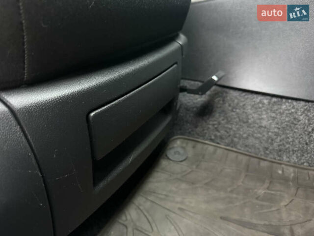 Сірий Шкода Фабія, об'ємом двигуна 1.6 л та пробігом 195 тис. км за 6500 $, фото 38 на Automoto.ua