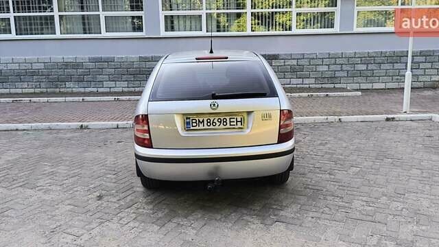 Серый Шкода Фабия, объемом двигателя 1.4 л и пробегом 250 тыс. км за 4300 $, фото 2 на Automoto.ua