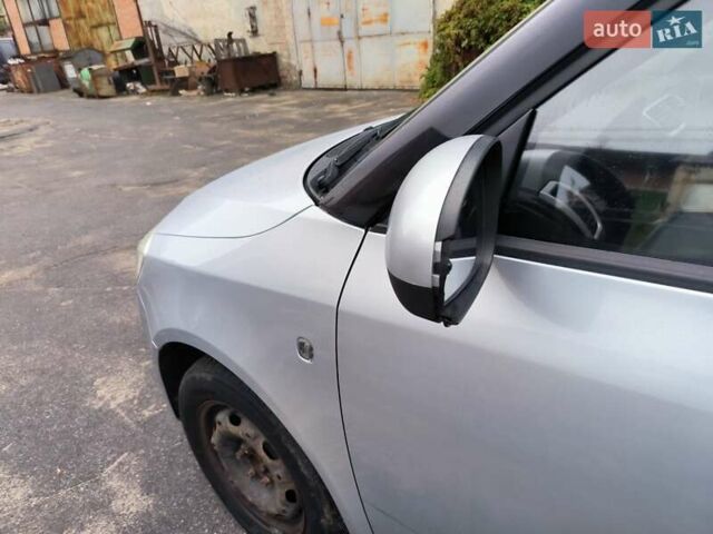 Серый Шкода Фабия, объемом двигателя 1.39 л и пробегом 147 тыс. км за 5200 $, фото 21 на Automoto.ua