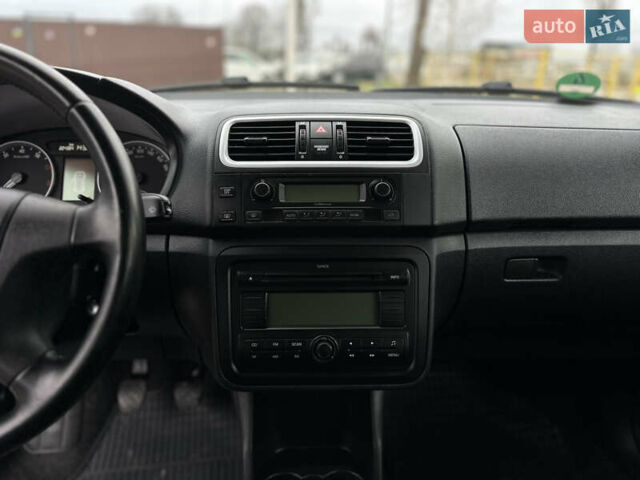 Серый Шкода Фабия, объемом двигателя 1.39 л и пробегом 224 тыс. км за 5800 $, фото 30 на Automoto.ua