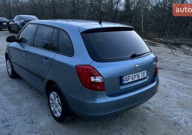 Серый Шкода Фабия, объемом двигателя 1.39 л и пробегом 201 тыс. км за 4500 $, фото 6 на Automoto.ua