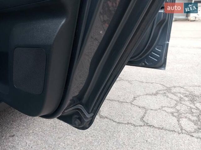 Серый Шкода Фабия, объемом двигателя 1.4 л и пробегом 174 тыс. км за 5500 $, фото 33 на Automoto.ua