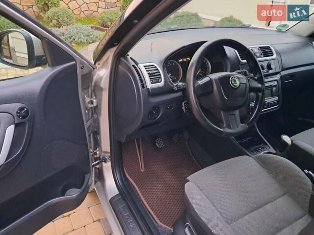 Серый Шкода Фабия, объемом двигателя 1.6 л и пробегом 188 тыс. км за 5450 $, фото 62 на Automoto.ua