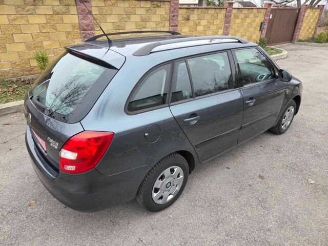 Серый Шкода Фабия, объемом двигателя 1.4 л и пробегом 174 тыс. км за 6550 $, фото 5 на Automoto.ua