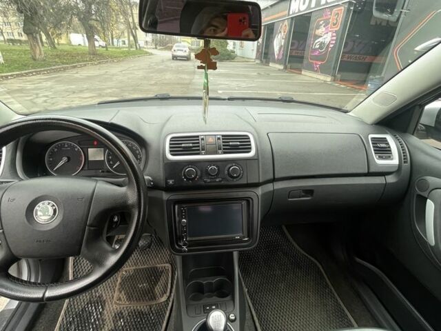 Серый Шкода Фабия, объемом двигателя 1.4 л и пробегом 194 тыс. км за 4400 $, фото 10 на Automoto.ua