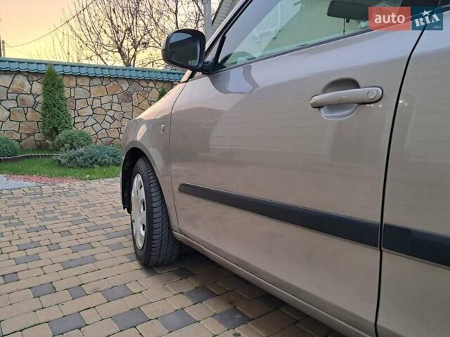 Серый Шкода Фабия, объемом двигателя 1.6 л и пробегом 188 тыс. км за 5450 $, фото 46 на Automoto.ua