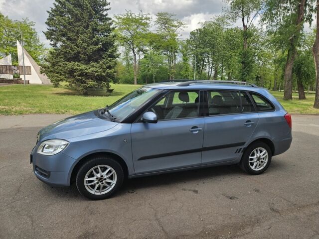 Серый Шкода Фабия, объемом двигателя 1.4 л и пробегом 223 тыс. км за 6500 $, фото 1 на Automoto.ua