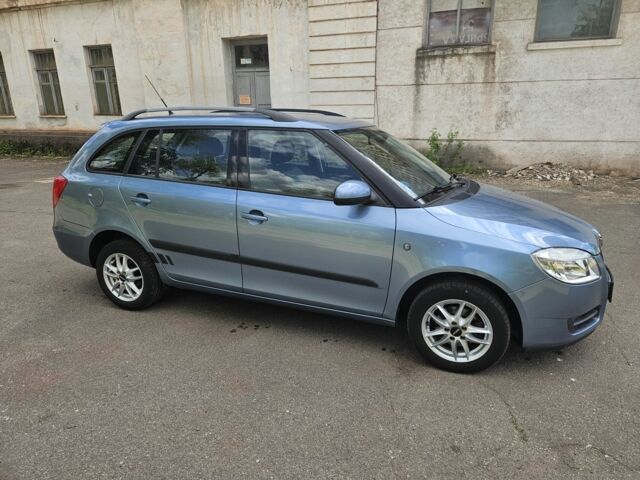 Серый Шкода Фабия, объемом двигателя 1.4 л и пробегом 223 тыс. км за 6500 $, фото 4 на Automoto.ua