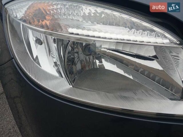 Серый Шкода Фабия, объемом двигателя 1.4 л и пробегом 174 тыс. км за 5500 $, фото 8 на Automoto.ua