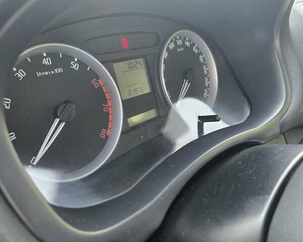 Сірий Шкода Фабія, об'ємом двигуна 1.6 л та пробігом 219 тис. км за 7300 $, фото 7 на Automoto.ua