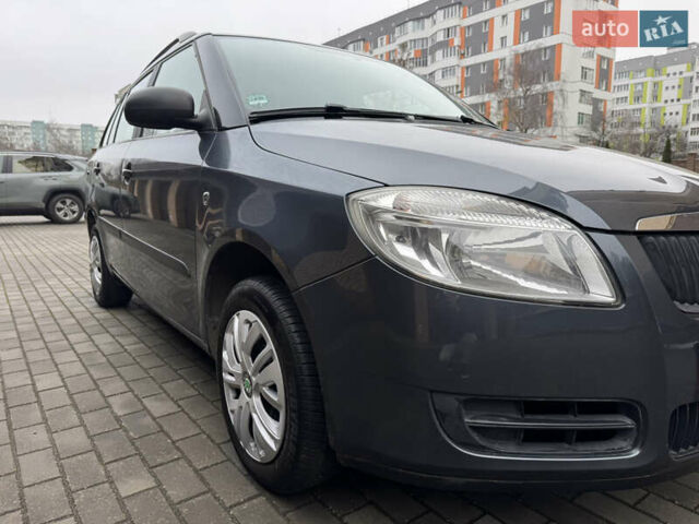 Серый Шкода Фабия, объемом двигателя 1.39 л и пробегом 240 тыс. км за 5400 $, фото 10 на Automoto.ua