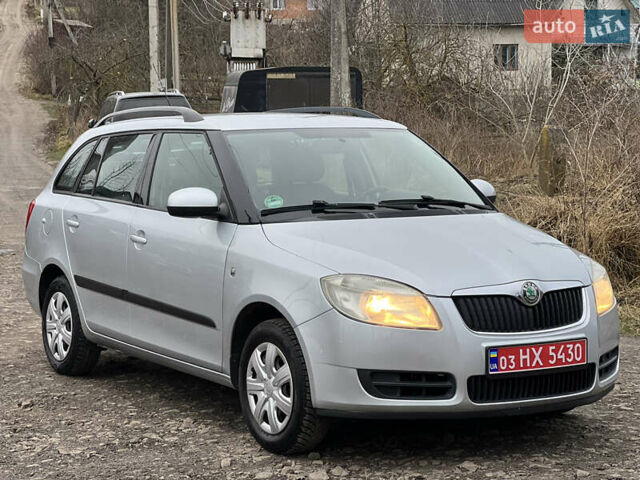 Серый Шкода Фабия, объемом двигателя 1.4 л и пробегом 176 тыс. км за 5600 $, фото 3 на Automoto.ua