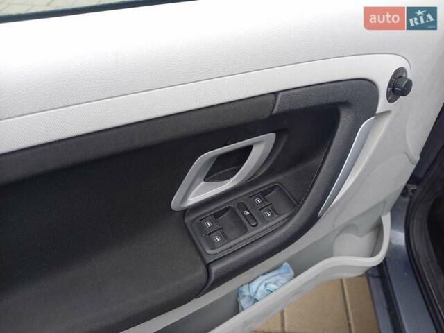 Серый Шкода Фабия, объемом двигателя 1.4 л и пробегом 239 тыс. км за 4950 $, фото 23 на Automoto.ua