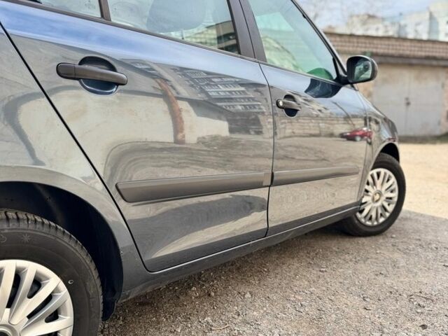 Сірий Шкода Фабія, об'ємом двигуна 1.39 л та пробігом 185 тис. км за 5600 $, фото 9 на Automoto.ua