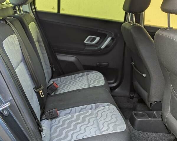 Серый Шкода Фабия, объемом двигателя 1.6 л и пробегом 211 тыс. км за 5999 $, фото 14 на Automoto.ua