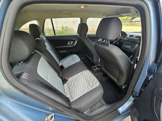 Серый Шкода Фабия, объемом двигателя 1.4 л и пробегом 223 тыс. км за 6500 $, фото 14 на Automoto.ua