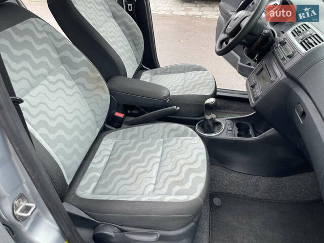 Серый Шкода Фабия, объемом двигателя 1.4 л и пробегом 196 тыс. км за 5600 $, фото 20 на Automoto.ua