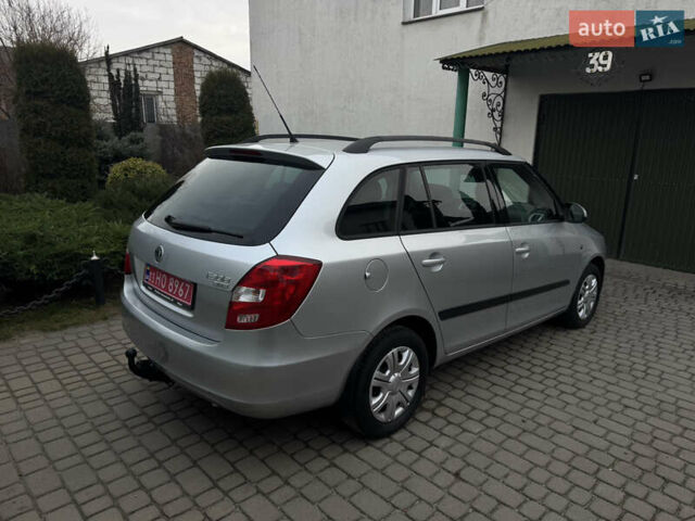 Серый Шкода Фабия, объемом двигателя 1.39 л и пробегом 180 тыс. км за 5750 $, фото 4 на Automoto.ua