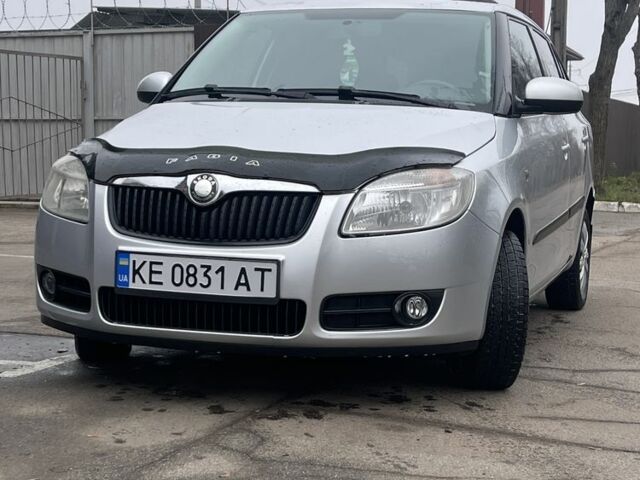 Серый Шкода Фабия, объемом двигателя 1.4 л и пробегом 194 тыс. км за 4400 $, фото 2 на Automoto.ua