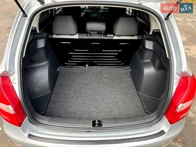 Серый Шкода Фабия, объемом двигателя 1.39 л и пробегом 150 тыс. км за 5300 $, фото 26 на Automoto.ua