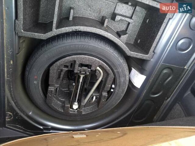 Серый Шкода Фабия, объемом двигателя 1.4 л и пробегом 239 тыс. км за 4950 $, фото 13 на Automoto.ua