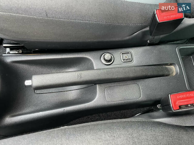 Сірий Шкода Фабія, об'ємом двигуна 1.6 л та пробігом 222 тис. км за 5888 $, фото 34 на Automoto.ua