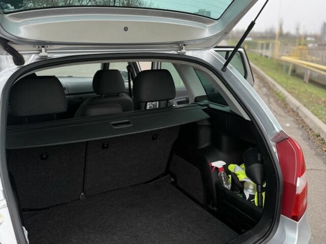 Серый Шкода Фабия, объемом двигателя 1.2 л и пробегом 218 тыс. км за 4000 $, фото 11 на Automoto.ua