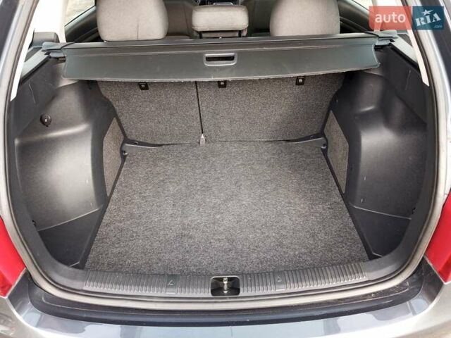 Сірий Шкода Фабія, об'ємом двигуна 1.4 л та пробігом 173 тис. км за 5850 $, фото 16 на Automoto.ua