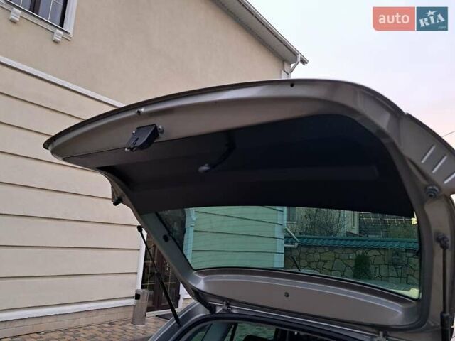 Серый Шкода Фабия, объемом двигателя 1.6 л и пробегом 188 тыс. км за 5450 $, фото 49 на Automoto.ua