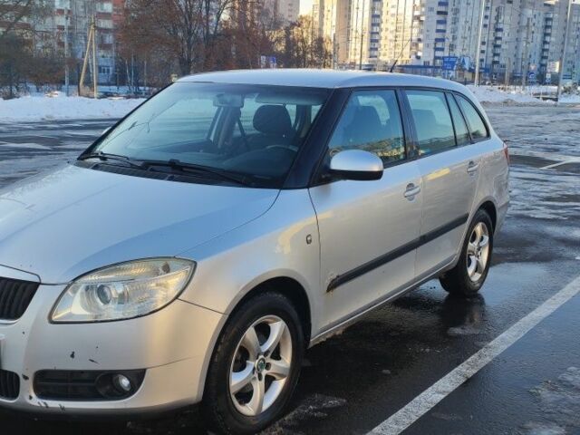 Сірий Шкода Фабія, об'ємом двигуна 0 л та пробігом 299 тис. км за 4750 $, фото 1 на Automoto.ua