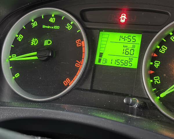 Серый Шкода Фабия, объемом двигателя 1.2 л и пробегом 115 тыс. км за 5300 $, фото 29 на Automoto.ua