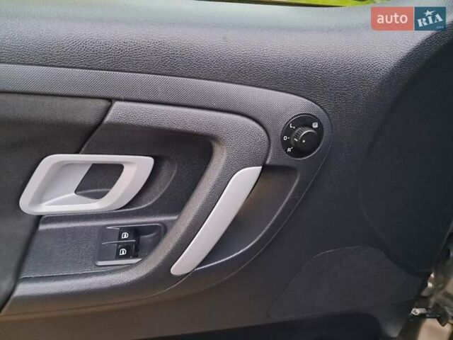 Серый Шкода Фабия, объемом двигателя 1.6 л и пробегом 188 тыс. км за 5450 $, фото 63 на Automoto.ua