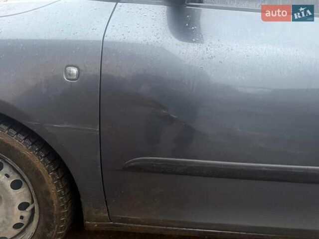 Серый Шкода Фабия, объемом двигателя 1.2 л и пробегом 205 тыс. км за 4200 $, фото 22 на Automoto.ua