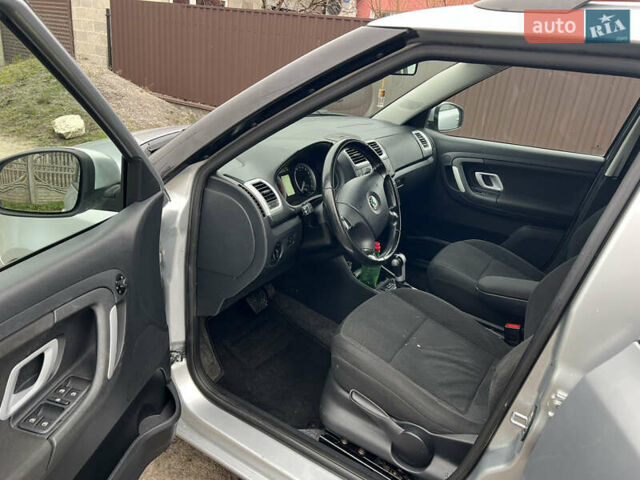 Серый Шкода Фабия, объемом двигателя 1.6 л и пробегом 239 тыс. км за 6750 $, фото 8 на Automoto.ua